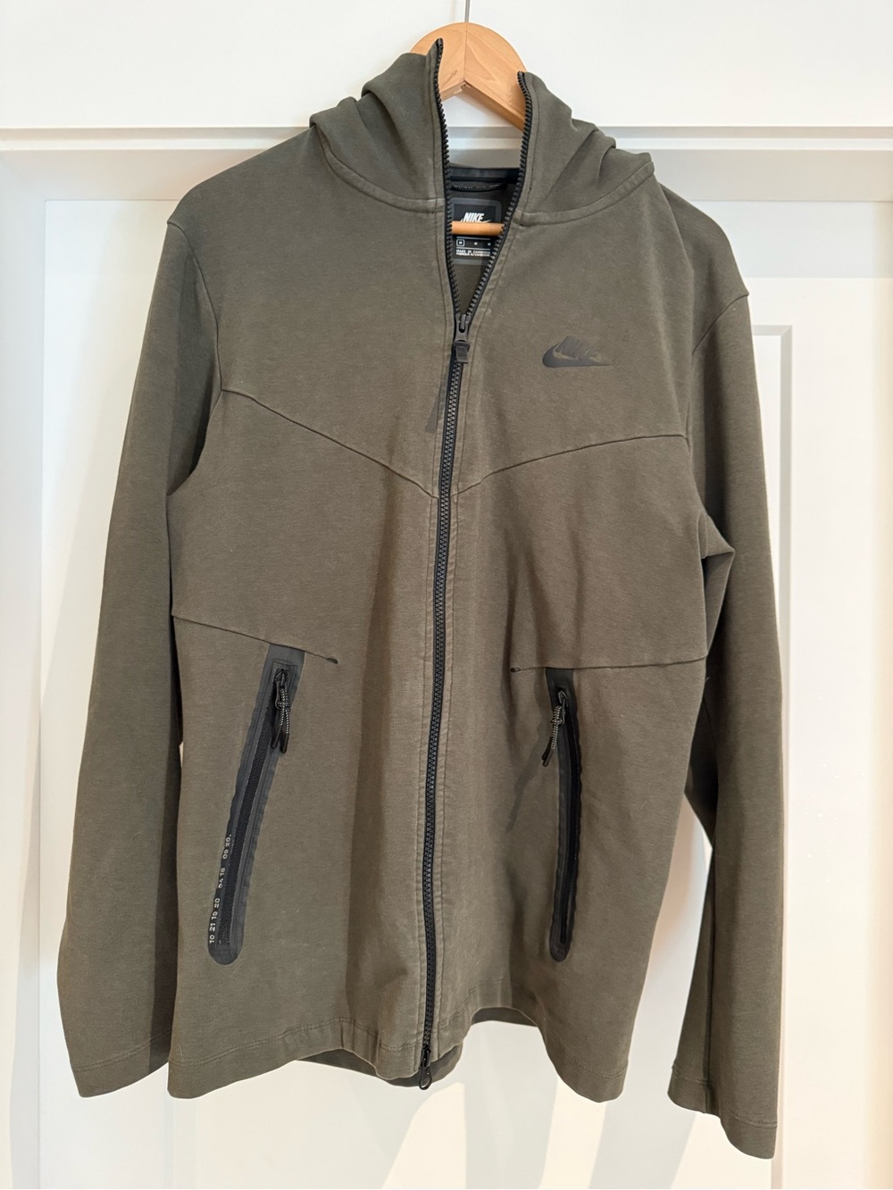 Nike Tech Pack Full-Zip Hoodie Jacket – Olive Green – Men’s Size Medium